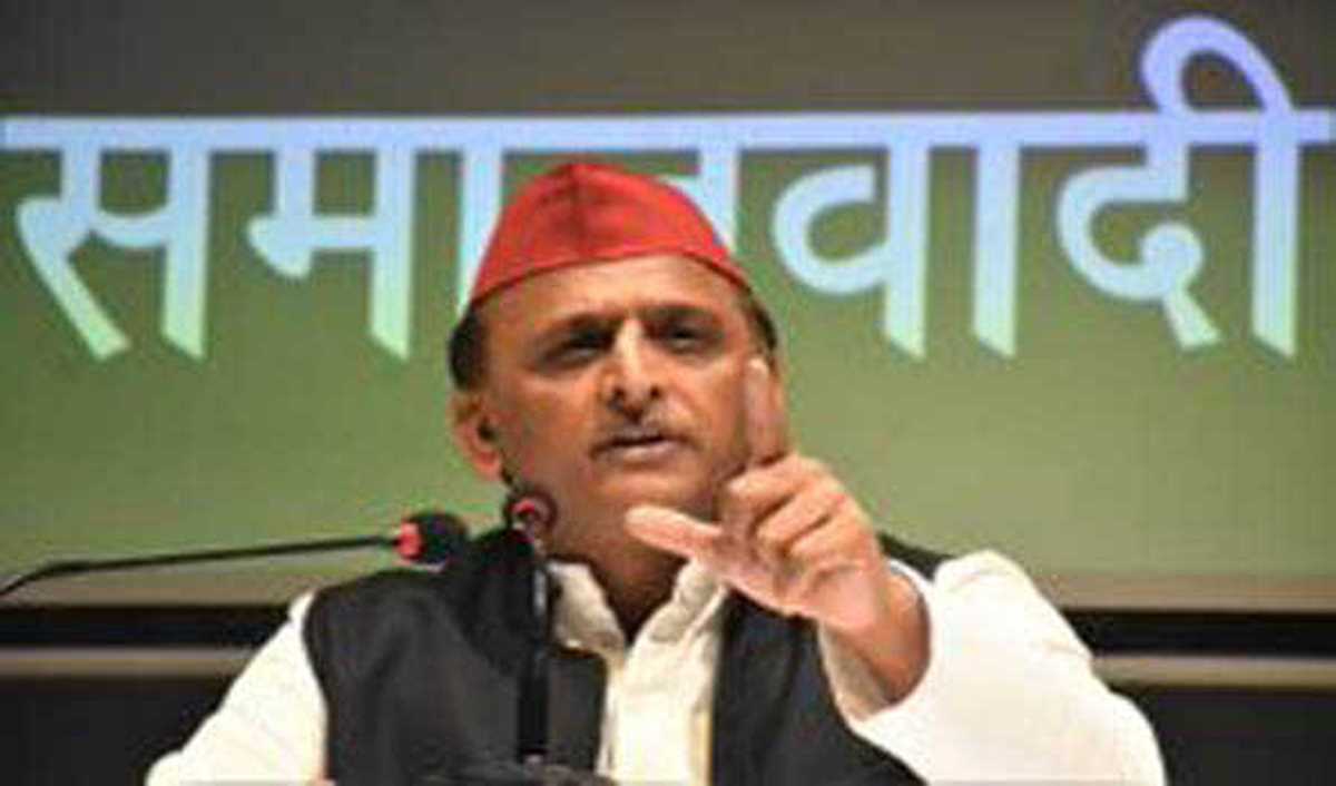 विपक्षी नेताओं को फर्जी मुकदमों के जरिये परेशान करती है भाजपा: अखिलेश